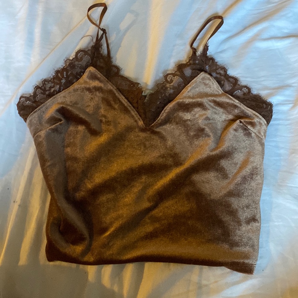 Soft and comfortable cropped T